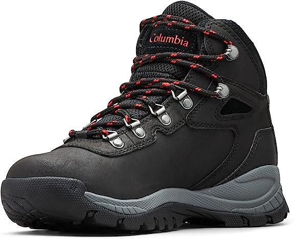 what are the best hiking shoes for wide feet