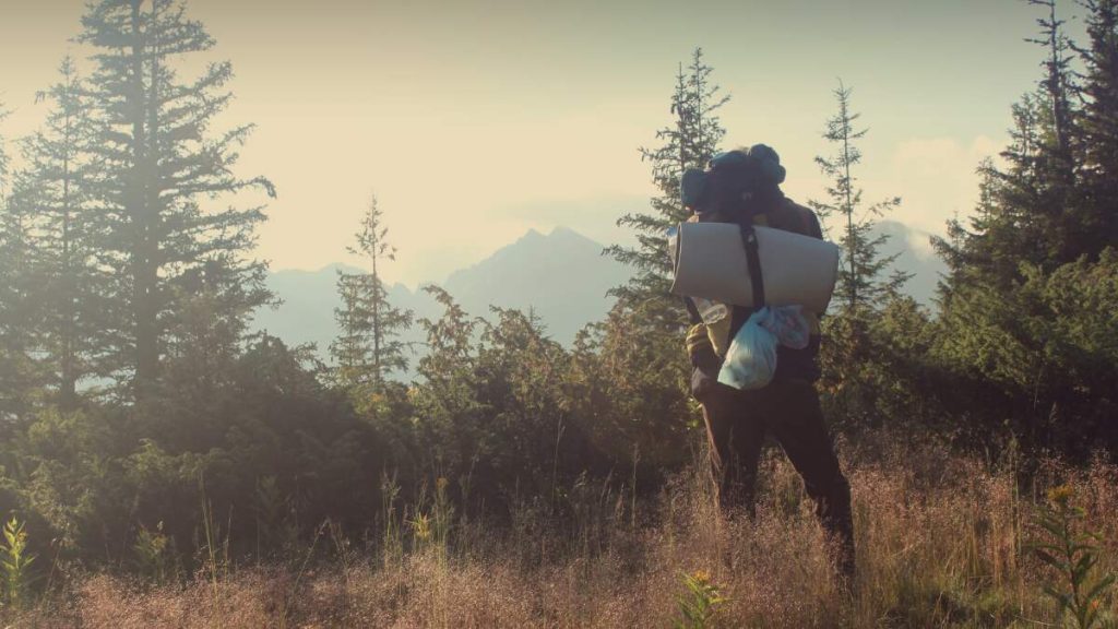 HOW DO YOU PACK A SLEEPING BAG IN A HIKING BACKPACK